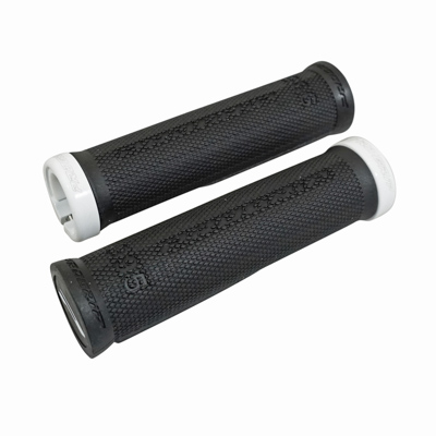 POIGNEE CITY-VTT PROGRIP 995 NOIR AVEC LOCK ON BLANC 130MM (LIVRE AVEC EMBOUTS) (BLISTER)