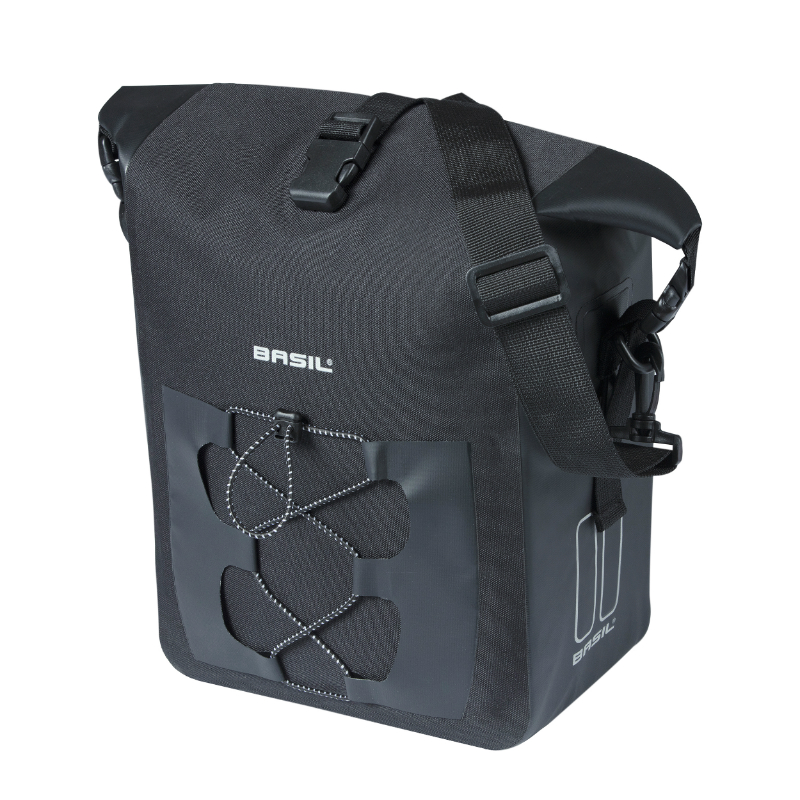 SACOCHE ARRIERE VELO LATERALE BASIL NAVIGATOR CYCLOTOURISTE WATERPROOF 12-15L NOIR FIXATION HOOK ON SUR PORTE BAGAGE (32X15X25.5CM) AVEC POIGNEE ET BANDOUILLERE FERMETURE ENROULEMENT