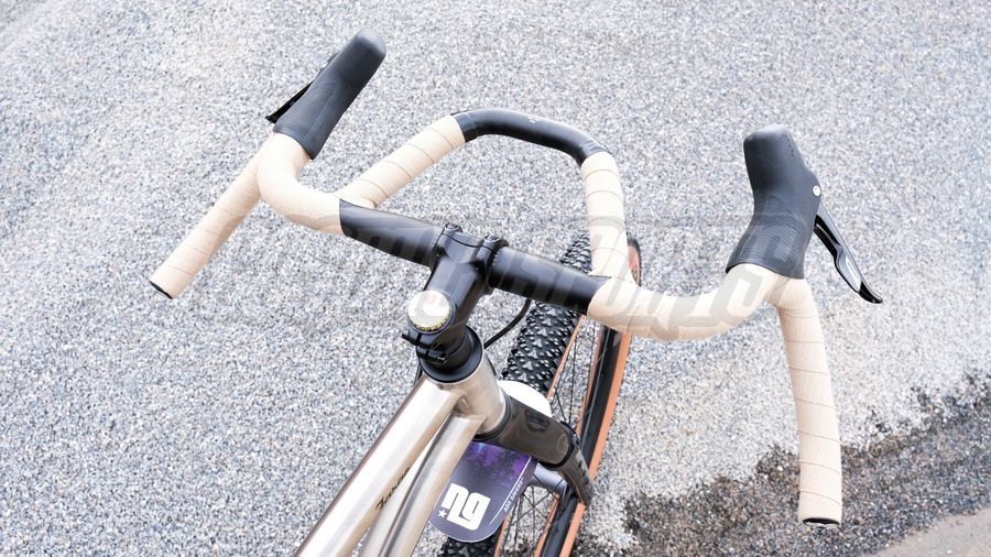 NG SPORTS NAMAKK ALLROAD HANDLEBAR, 31.8MM, 44/58CMX110X76MM, 5°/30°, MATTE BLACK NG SPORTS NAMAKK ALLROAD HANDLEBAR, 31.8MM, 44/58CMX110X76MM, 5°/30°, MATTE BLACK