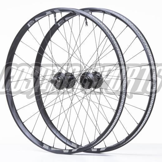E*THIRTEEN LG1+ BOOST WHEEL FW, 27.5", 110X15MM, 28 H., 30MM, BLACK E*THIRTEEN LG1+ BOOST WHEEL FW, 27.5", 110X15MM, 28 H., 30MM, BLACK
