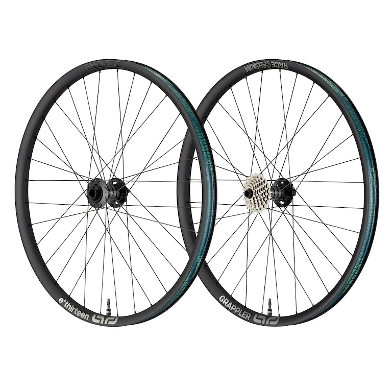 E*THIRTEEN GRAPPLER DH RACE CARBON WHEEL RW, 27.5", 150/157X12MM, 32 H., 30MM, 7-FACH 9-24Z. E*THIRTEEN GRAPPLER DH RACE CARBON WHEEL RW, 27.5", 150/157X12MM, 32 H., 30MM, 7-FACH 9-24Z.
