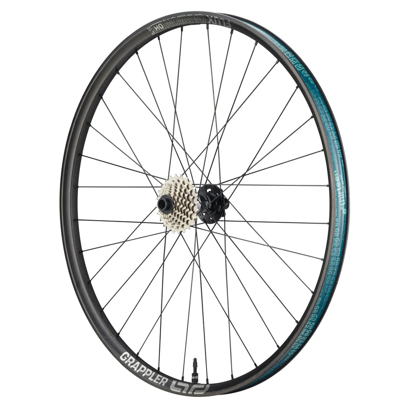 E*THIRTEEN GRAPPLER SIDEKICK FLUX DH CARBON BOOST WHEEL RW, 29", 148X12MM, 32 H., 30MM, 7-SPD E*THIRTEEN GRAPPLER SIDEKICK FLUX DH CARBON BOOST WHEEL RW, 29", 148X12MM, 32 H., 30MM, 7-SPD