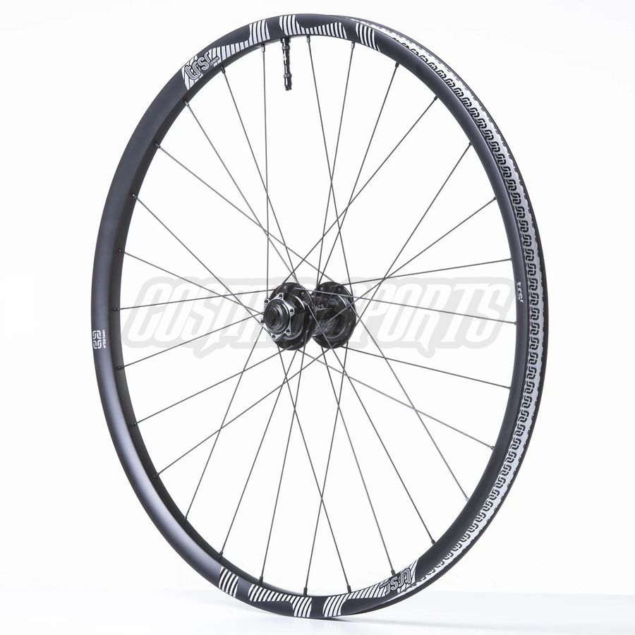 E*THIRTEEN LG1 EN RACE CARBON BOOST WHEEL RW, 29", 148X12MM, 28 H., 30MM, SHIMANO MICROSPLINE, BLACK E*THIRTEEN LG1 EN RACE CARBON BOOST WHEEL RW, 29", 148X12MM, 28 H., 30MM, SHIMANO MICROSPLINE, BLACK