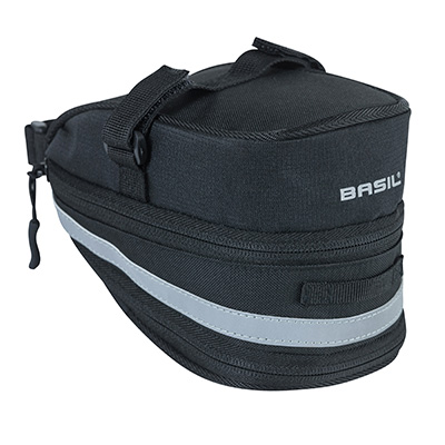SACOCHE DE SELLE VELO BASIL MADA 1L NOIR FIXATION SANGLES SUR CHARIOT DE SELLE AVEC SOUFFLET SACOCHE DE SELLE VELO BASIL MADA 1L NOIR FIXATION SANGLES SUR CHARIOT DE SELLE AVEC SOUFFLET