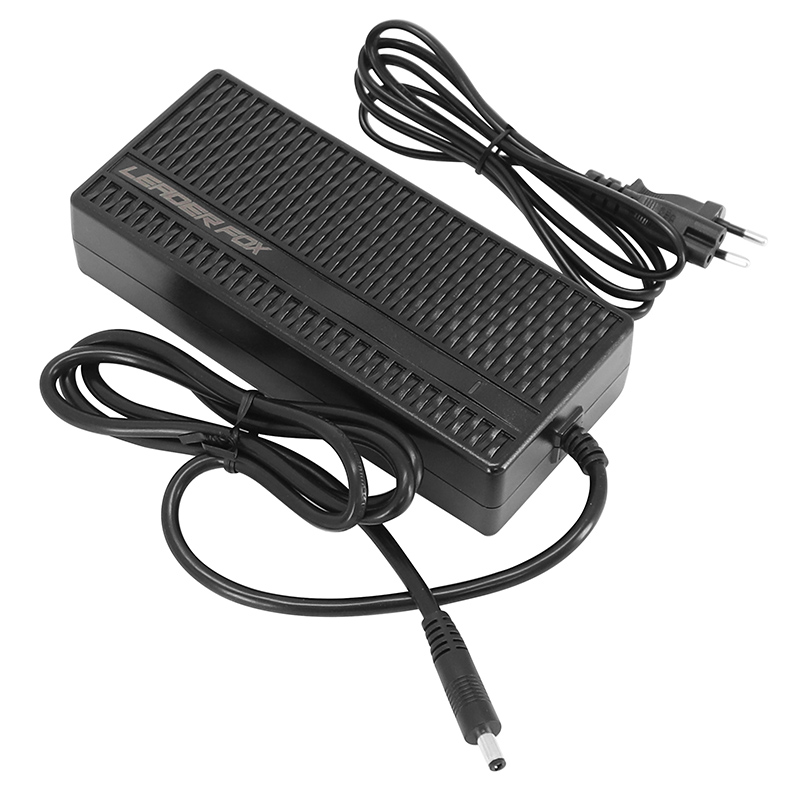 CHARGEUR VAE LEADER FOX POUR BATTERIE LI-ION 42V 4A CHARGEUR VAE LEADER FOX POUR BATTERIE LI-ION 42V 4A