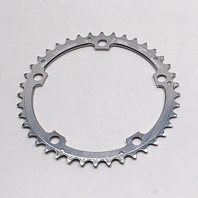 PLATEAU ROUTE 5BRA D.135 MICHE 42DTS MILIEU TRIPLE POUR CAMPAGNOLO ALU ARGENT (AXE CARRE) 9-10V.